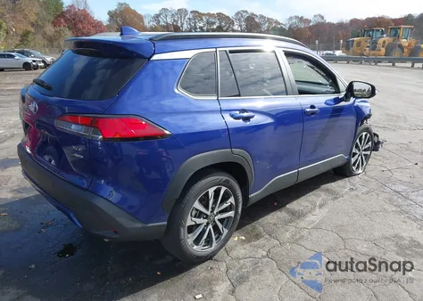 2023 Toyota Corolla Cross Xle z USA, uszkodzony, nr VIN 7MUDAABG1PV047825